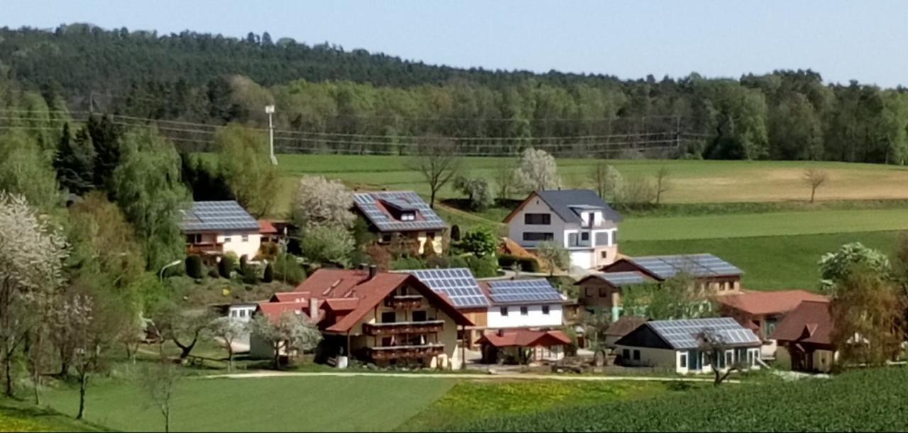 Apartment Mit Gartenblick Eckersdorf Exteriér fotografie