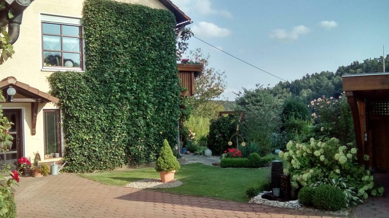 Apartment Mit Gartenblick Eckersdorf Exteriér fotografie